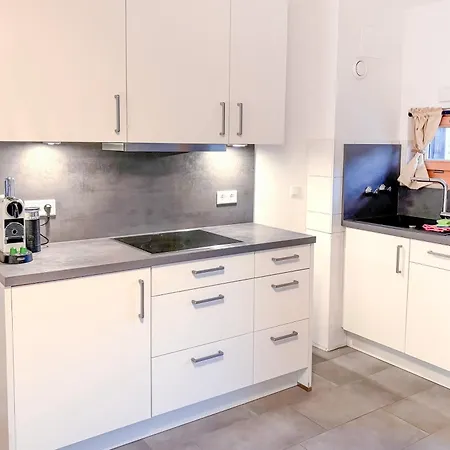Zentrales Mit Balkon Direkt Am Wanderweg - Alpenperle Apartman